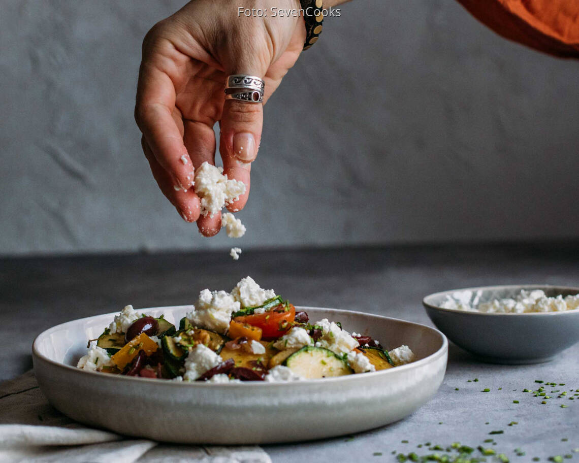 Vegetarisches Rezept: Meal-Prep: Kartoffel-Gemüse-Pfanne mit Feta