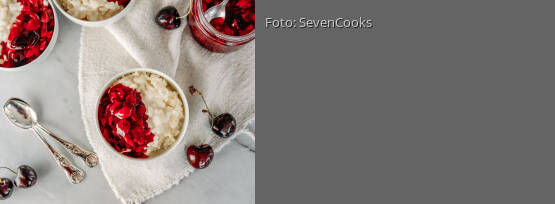 Rezeptbild für "Milchreis mit Sauerkirschkompott"