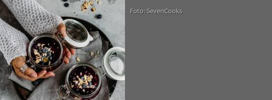 Rezeptbild für "Overnight Leinsamen-Pudding mit Heidelbeerkompott"