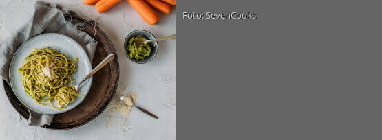 Rezeptbild für "Pasta mit Pesto aus Karottengrün"