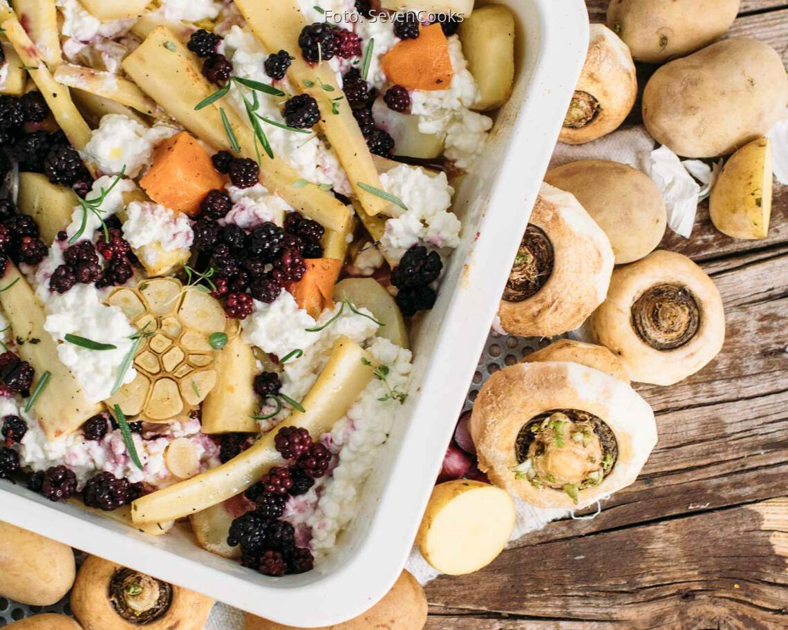 Vegetarisches Rezept: Pastinakenofengemüse mit Hüttenkäse_1