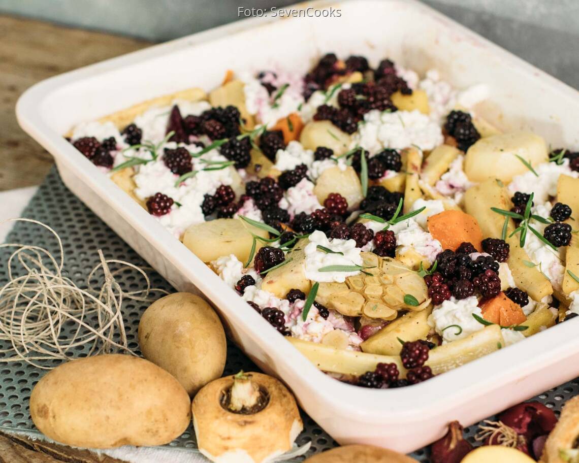 Vegetarisches Rezept: Pastinakenofengemüse mit Hüttenkäse_2