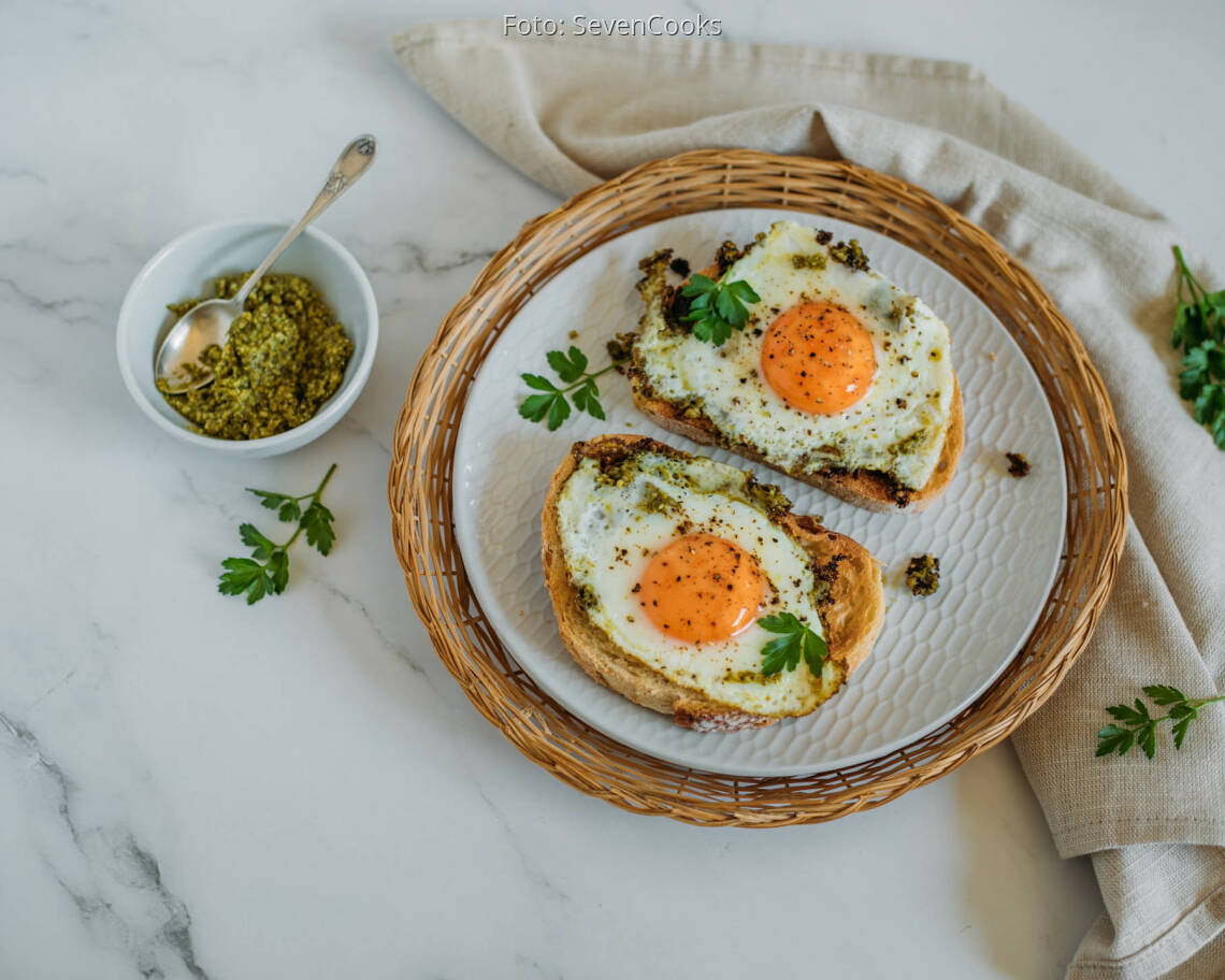 Vegetarisches Rezept: Pesto Eggs