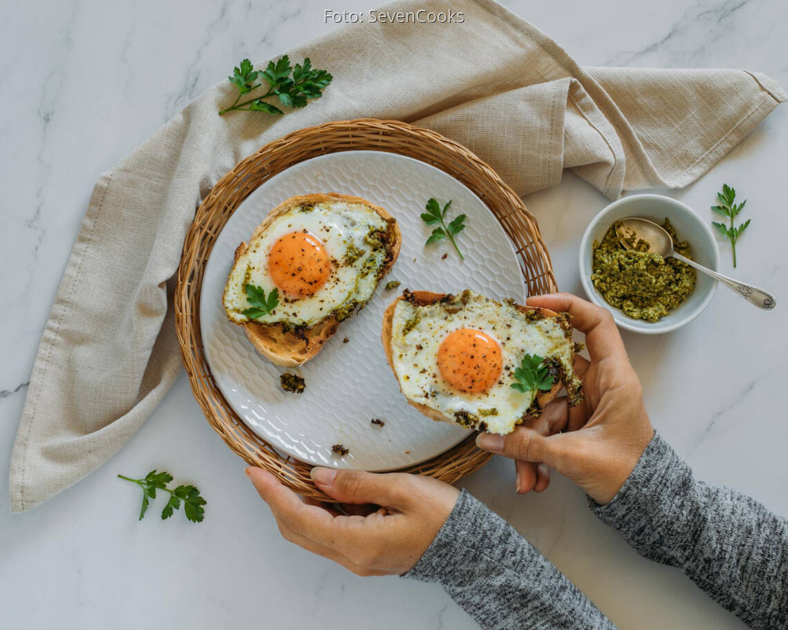 Vegetarisches Rezept: Pesto Eggs