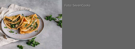 Rezeptbild für "Pfannkuchen mit Spinat-Pilz-Füllung"