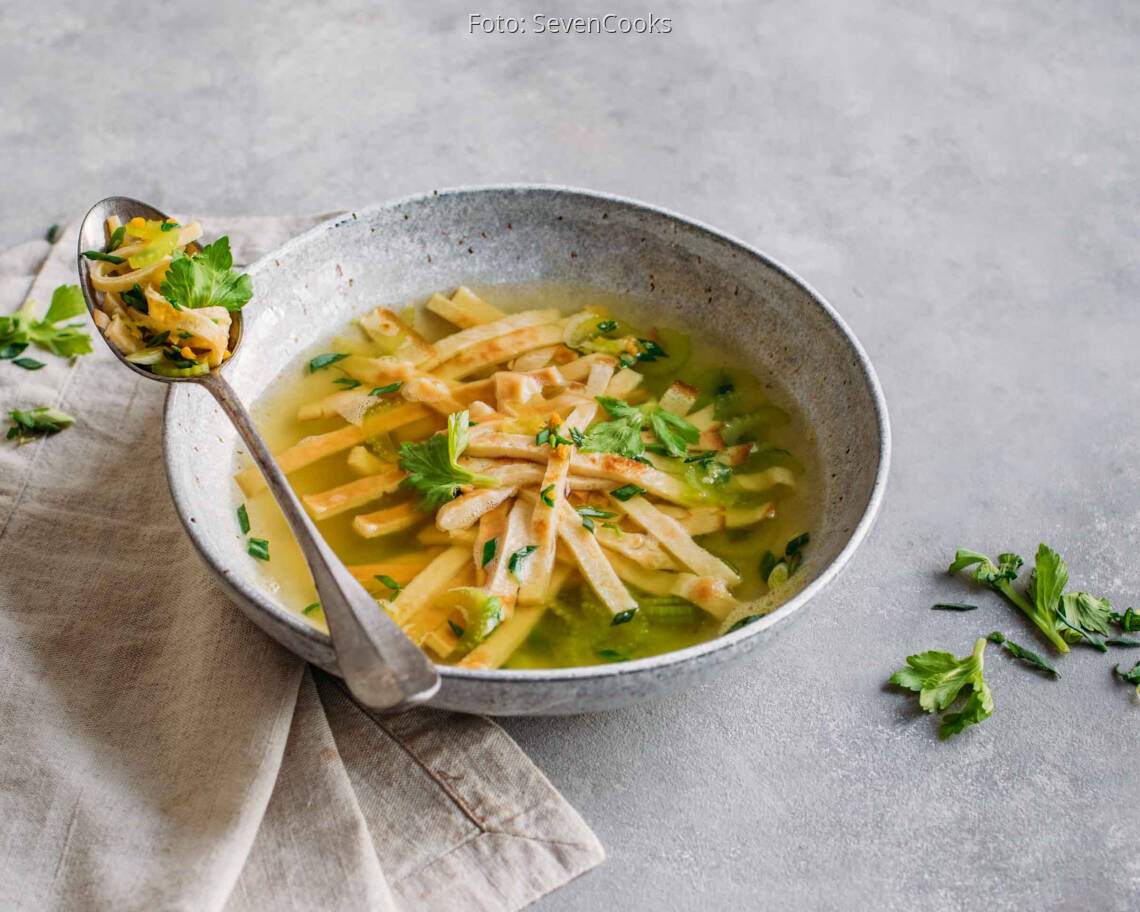 Vegetarisches Rezept: Pfannkuchen Suppe 1