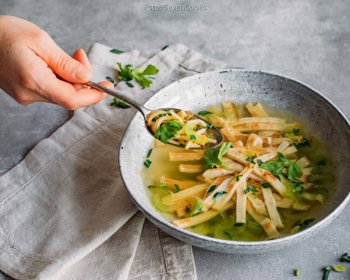 Vegetarisches Rezept: Pfannkuchen Suppe 2