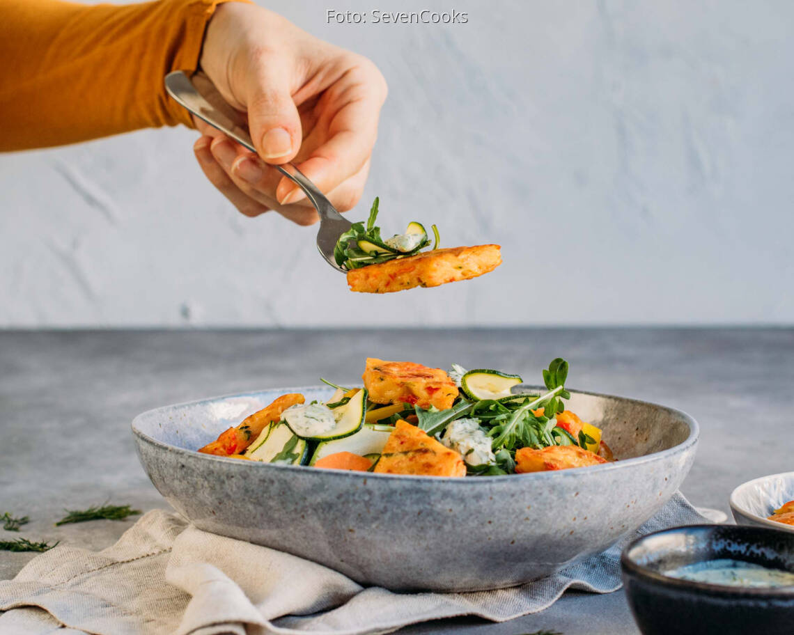 Vegetarisches Rezept: Pfannkuchenrauten auf Salat 3