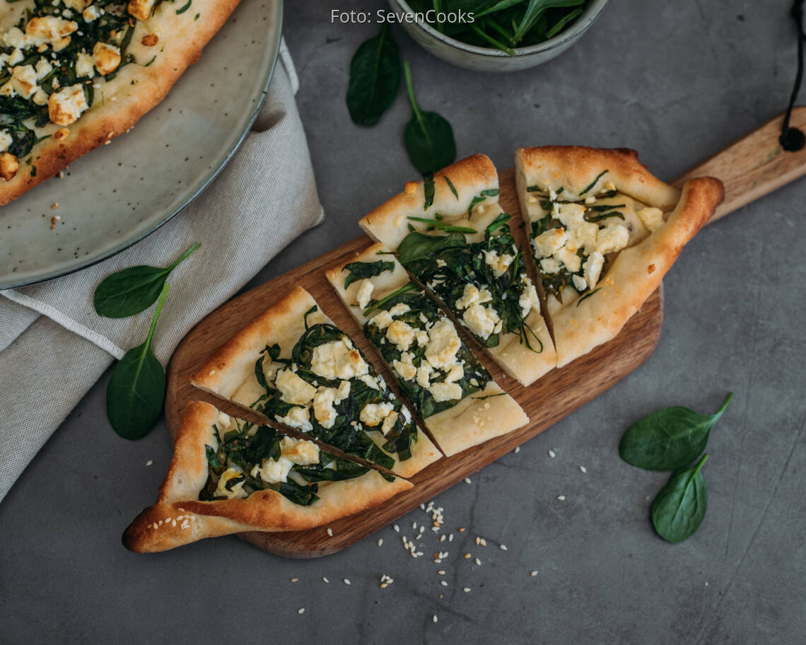 Vegetarisches Rezept: Pide mit Spinat und Käse 1
