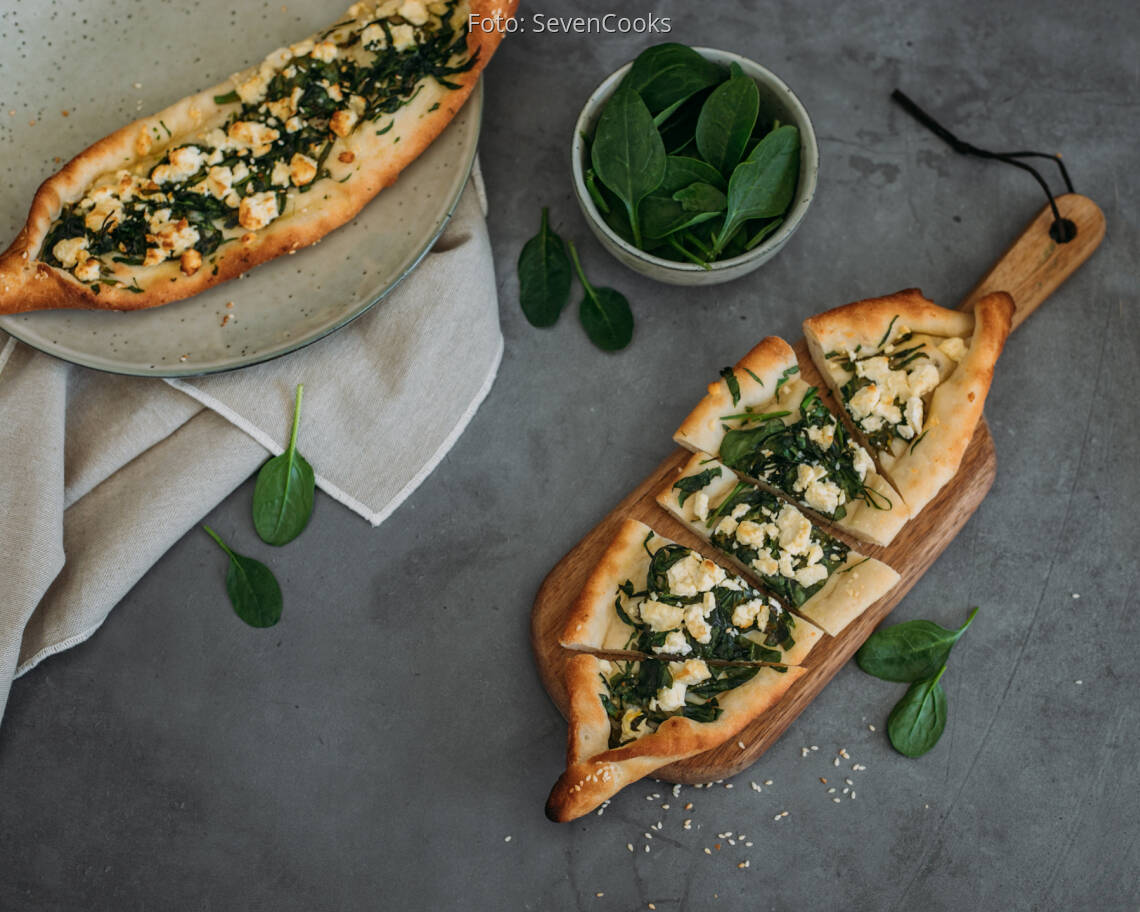 Vegetarisches Rezept: Pide mit Spinat und Käse 2