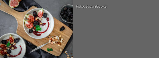 Rezeptbild für "Quark mit Brombeeren und Feigen"