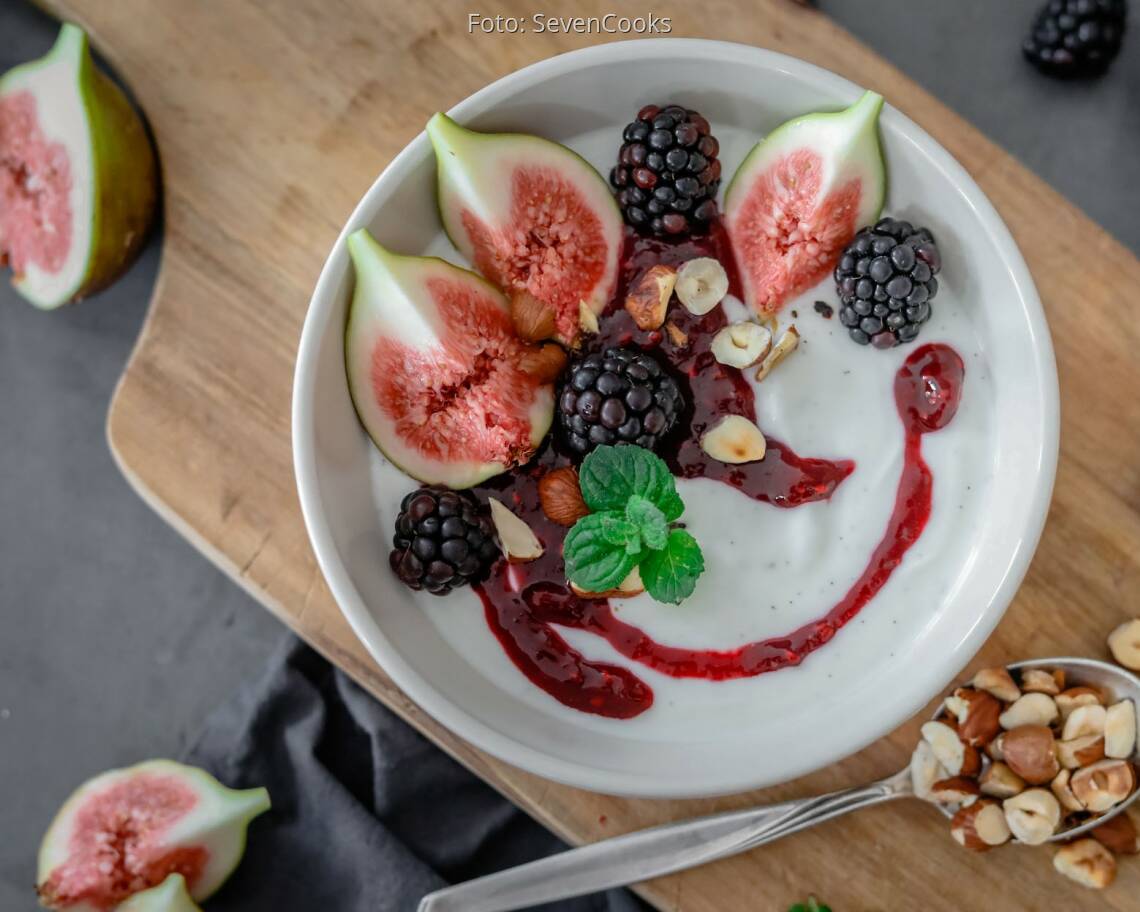 Vegetarisches Rezept: Quark mit Brombeeren und Feigen 2