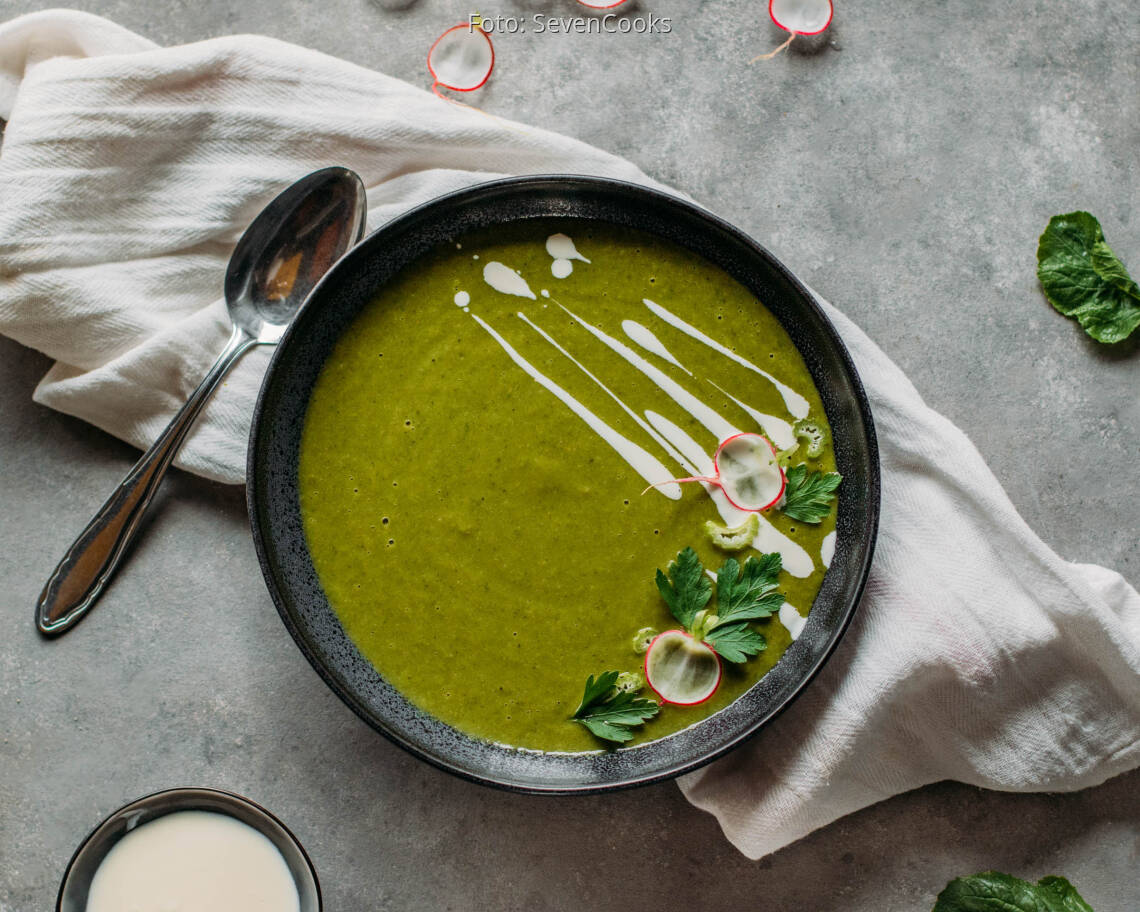 Vegetarisches Rezept: Radieschenblättersuppe