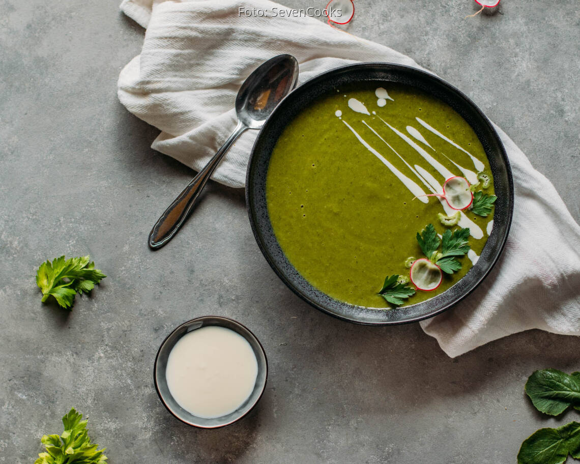 Vegetarisches Rezept: Radieschenblättersuppe
