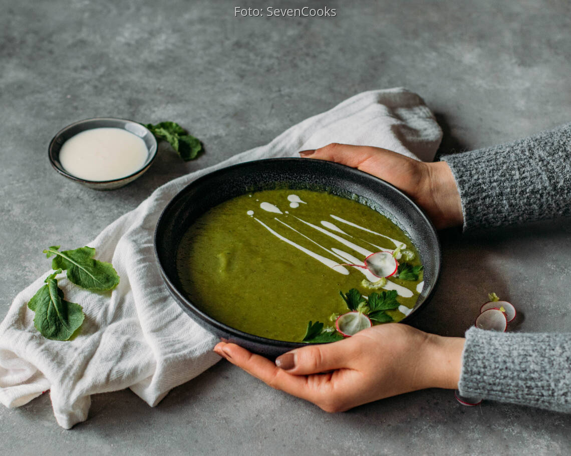 Vegetarisches Rezept: Radieschenblättersuppe