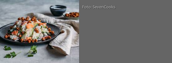 Rezeptbild für "Reissalat mit Joghurtdressing und gerösteten Kichererbsen"