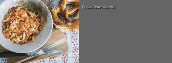 Rezeptbild für "Rettich-Karotten-Salat mit Käse und Chili"