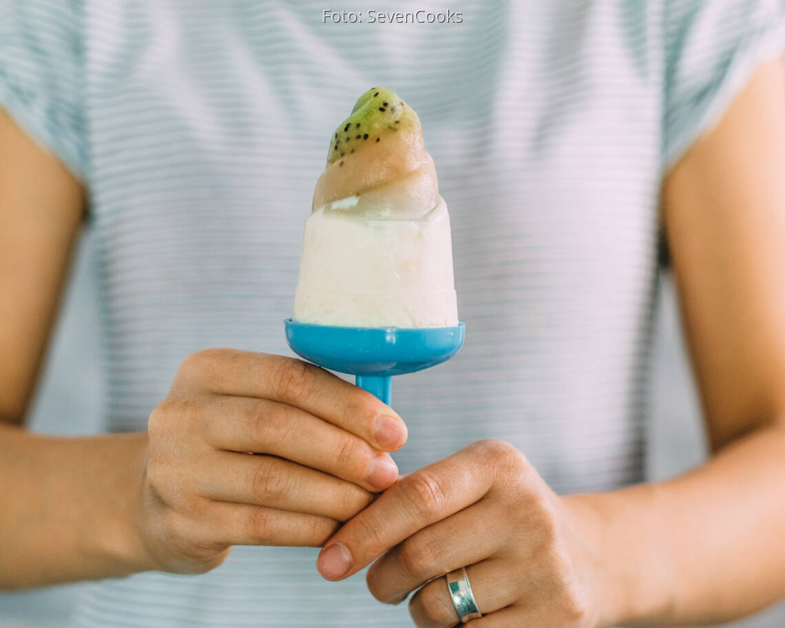 Vegetarisches Rezept: Rhabarber-Kiwi-Eis_1