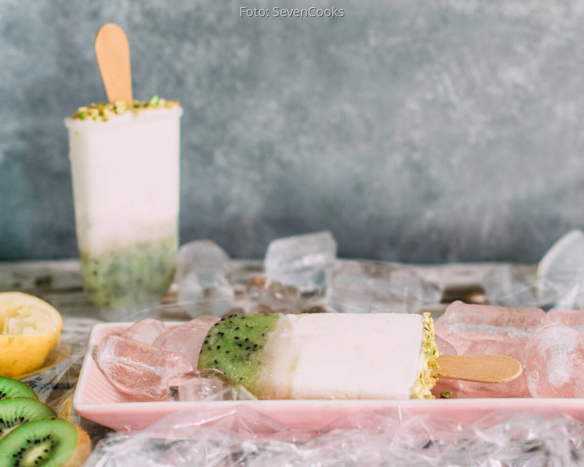 Vegetarisches Rezept: Rhabarber-Kiwi-Eis_2