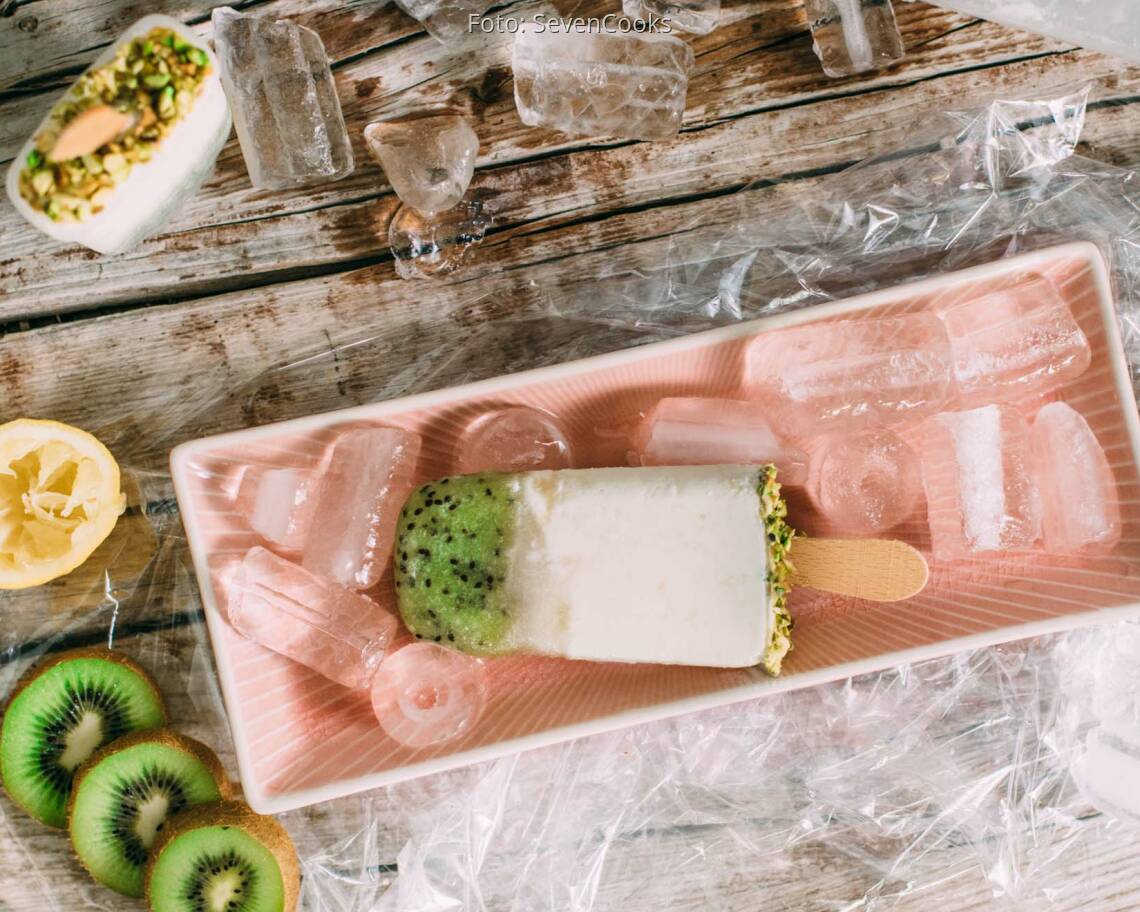 Vegetarisches Rezept: Rhabarber-Kiwi-Eis_3