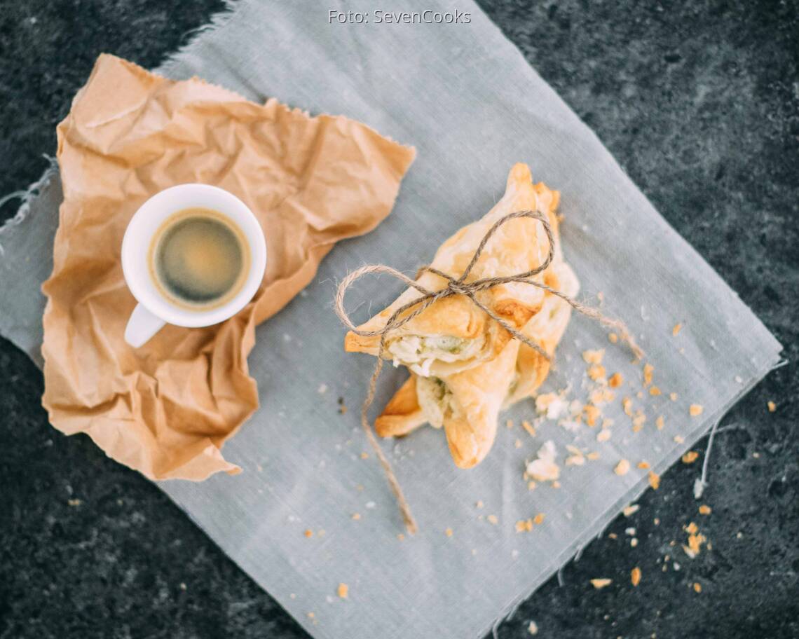 Vegetarisches Rezept: Rhabarber-Quark-Taschen