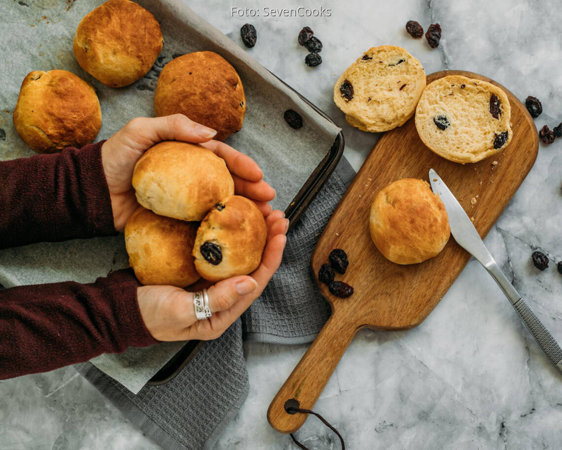 Vegetarisches Rezept: Rosinenbrötchen 1