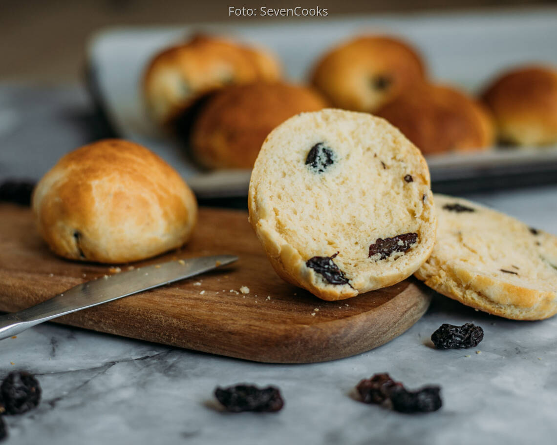Vegetarisches Rezept: Rosinenbrötchen 3