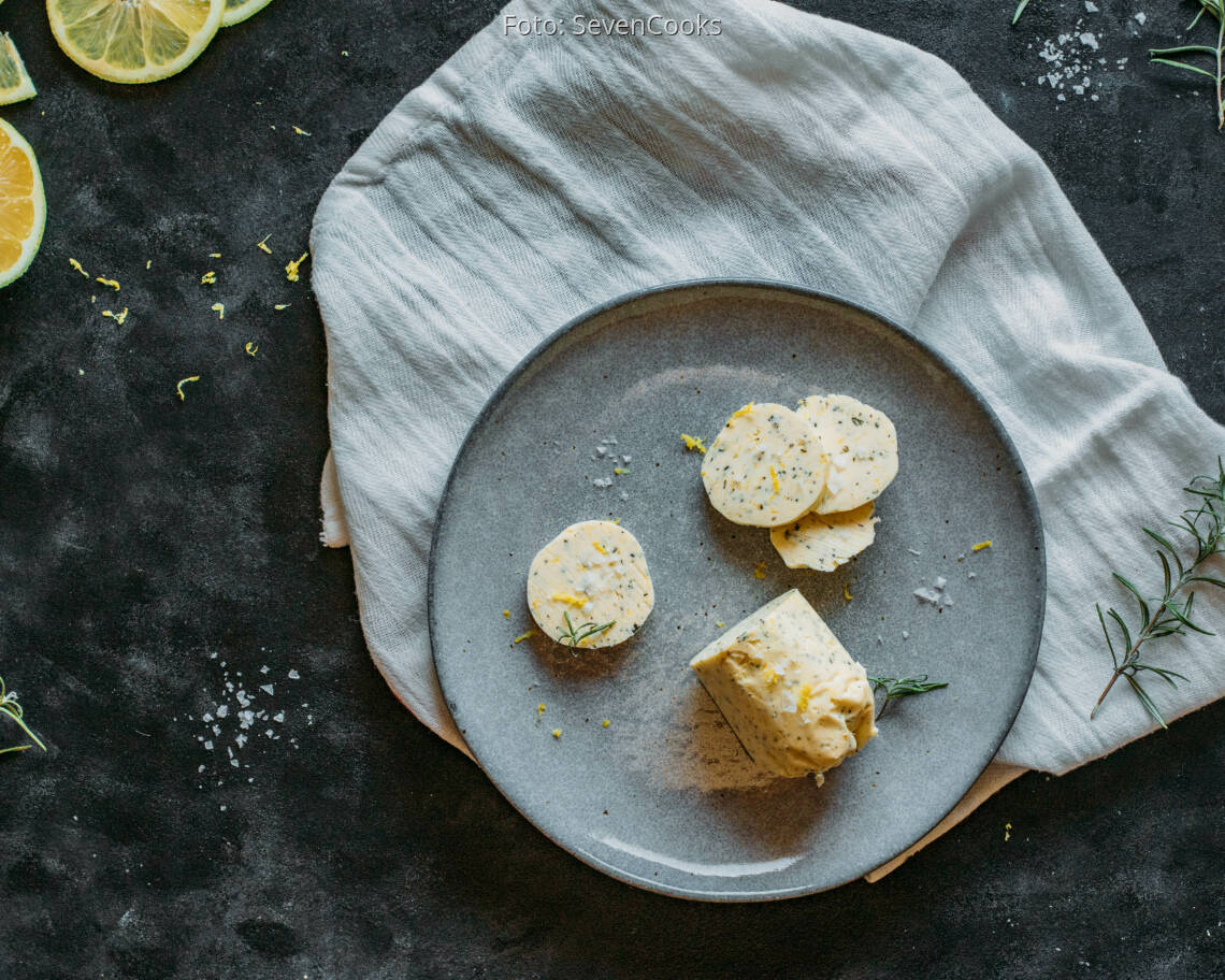 Vegetarisches Rezept: Rosmarin-Zitronen-Butter 2
