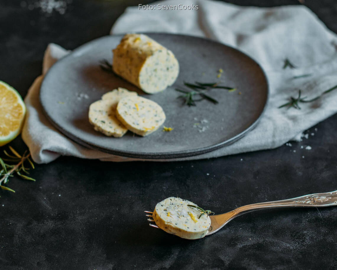 Vegetarisches Rezept: Rosmarin-Zitronen-Butter 3