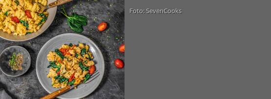 Rezeptbild für "Rührei mit Spinat und Tomaten"