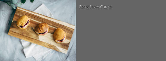 Rezeptbild für "Scones mit Rhabarberkompott"