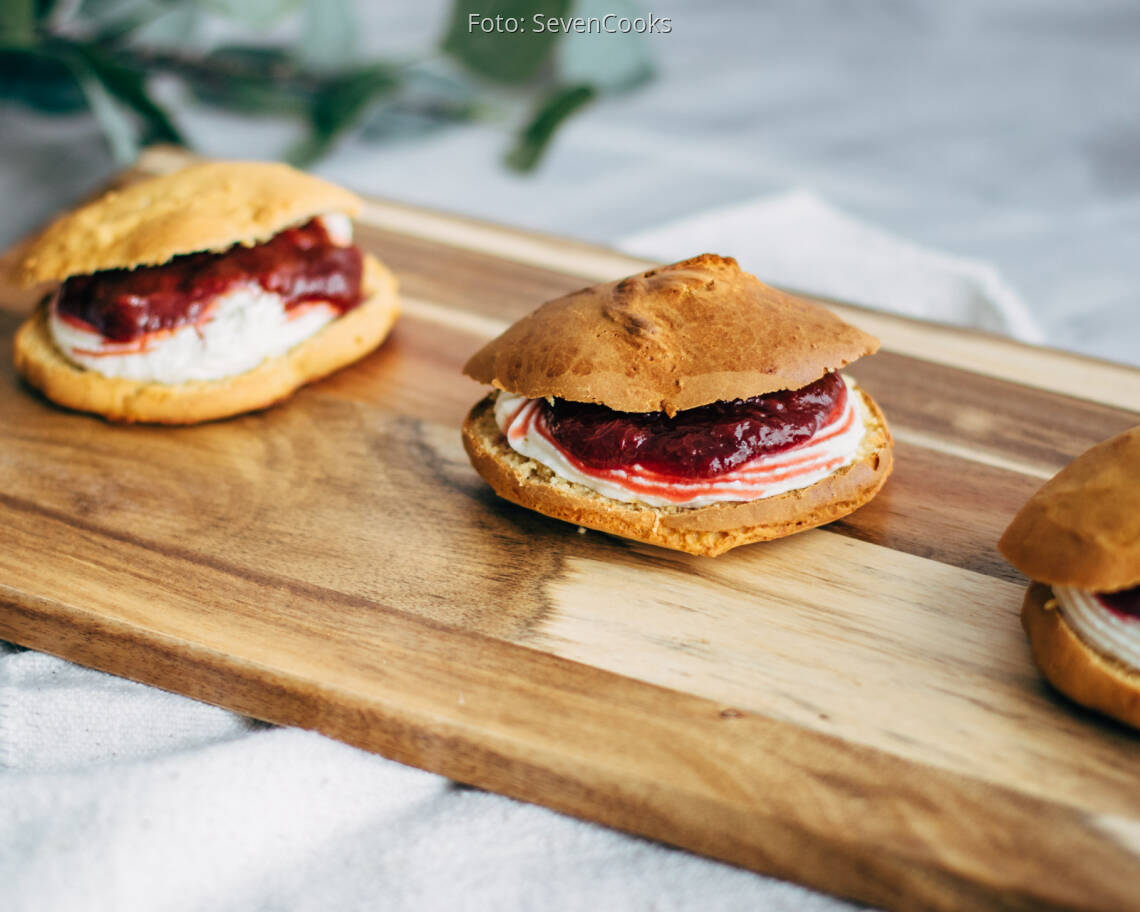 Vegetarisches Rezept: Scones mit Rhabarberkompott_2