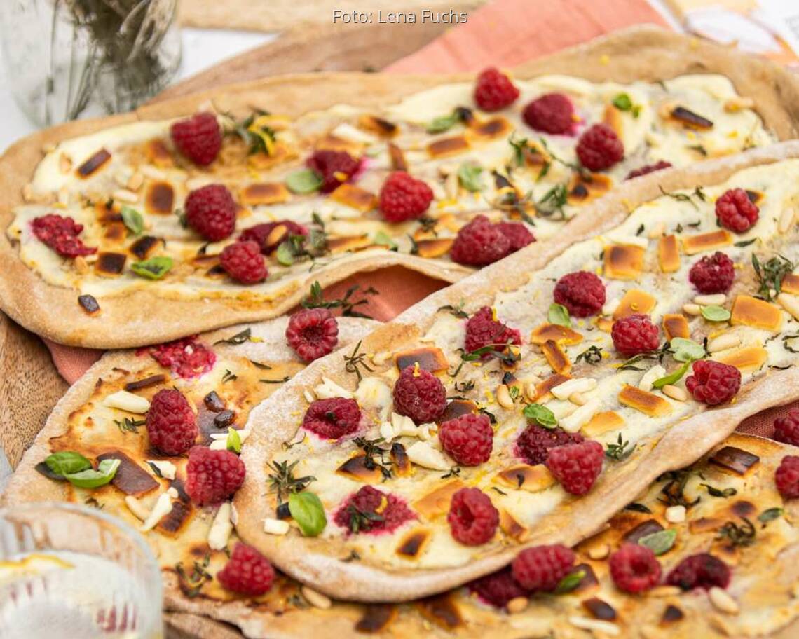 Vegetarisches Rezept: Süße Flammkuchen mit weißer Schokolade