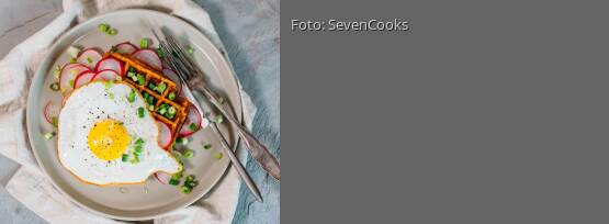 Rezeptbild für "Süßkartoffel-Waffeln mit Ei"