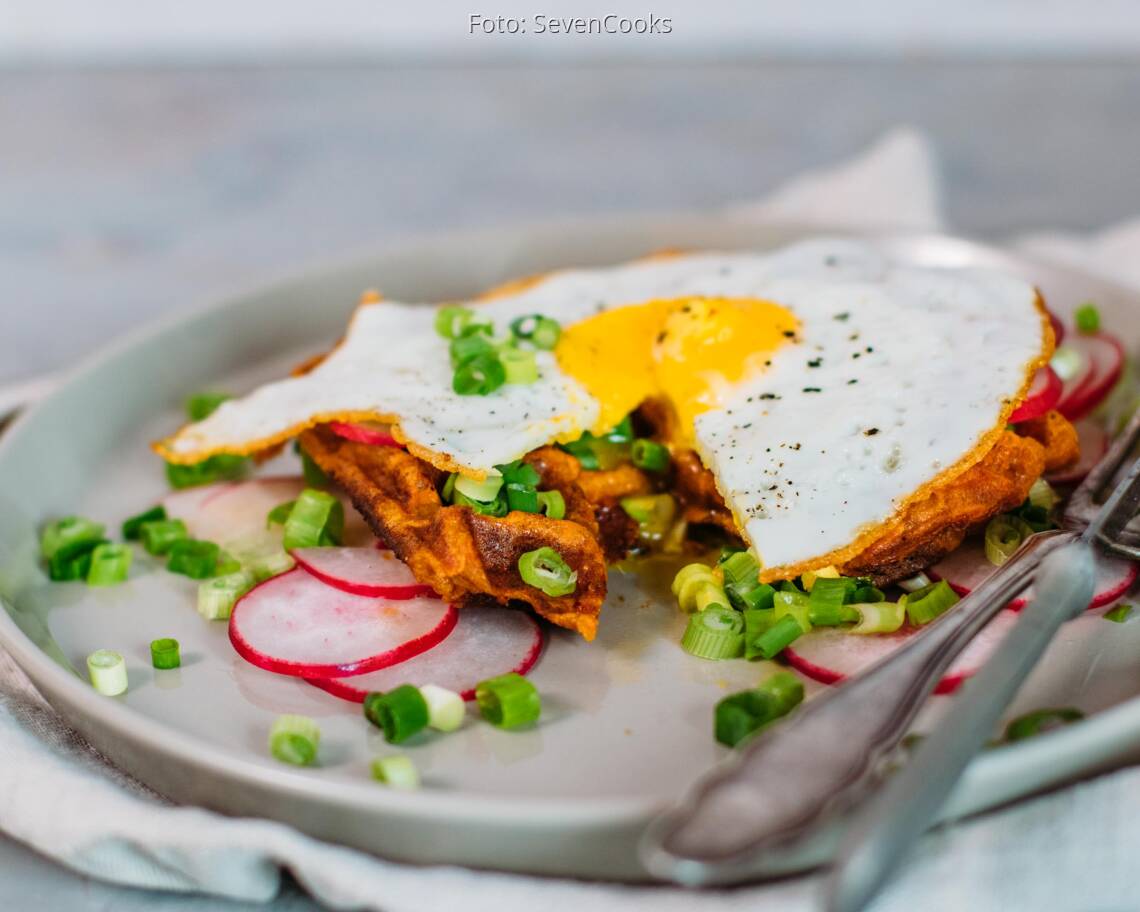 Vegetarisches Rezept: Süßkartoffel-Waffeln mit Ei_3