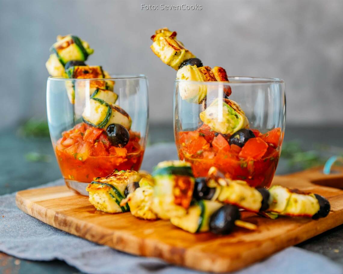 Vegetarisches Rezept: Spieße mit Zucchini-Käse-Röllchen 1