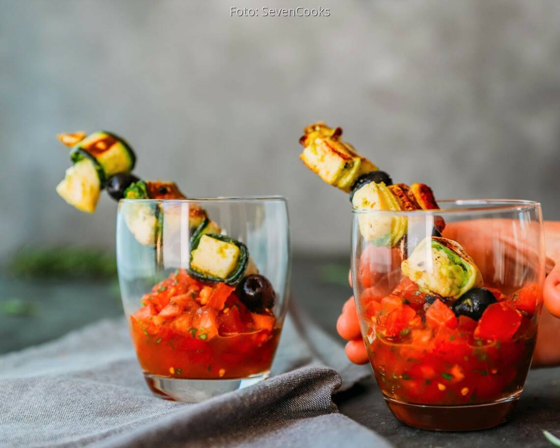 Vegetarisches Rezept: Spieße mit Zucchini-Käse-Röllchen 3