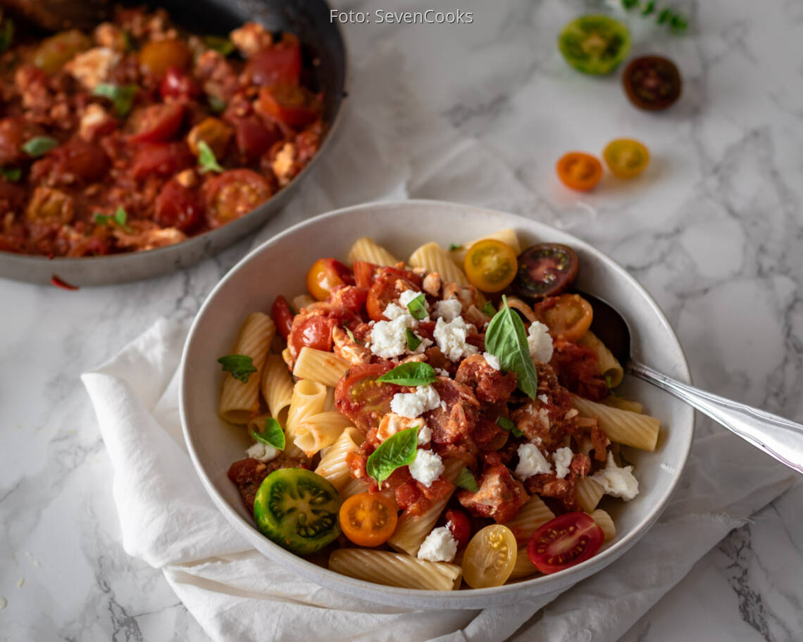 Vegetarisches Rezept: Tomaten-Feta-Family-Pasta