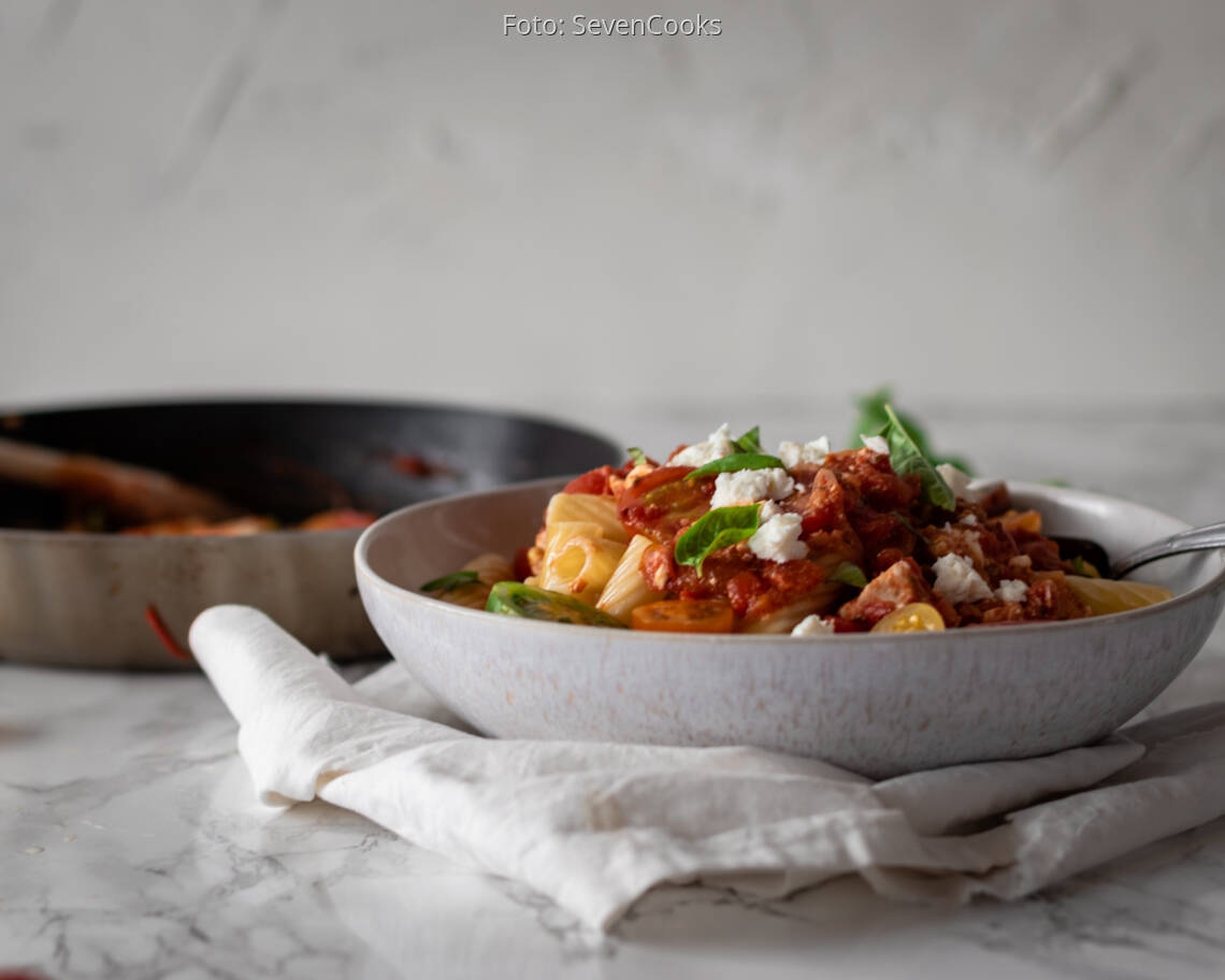 Vegetarisches Rezept: Tomaten-Feta-Family-Pasta 2