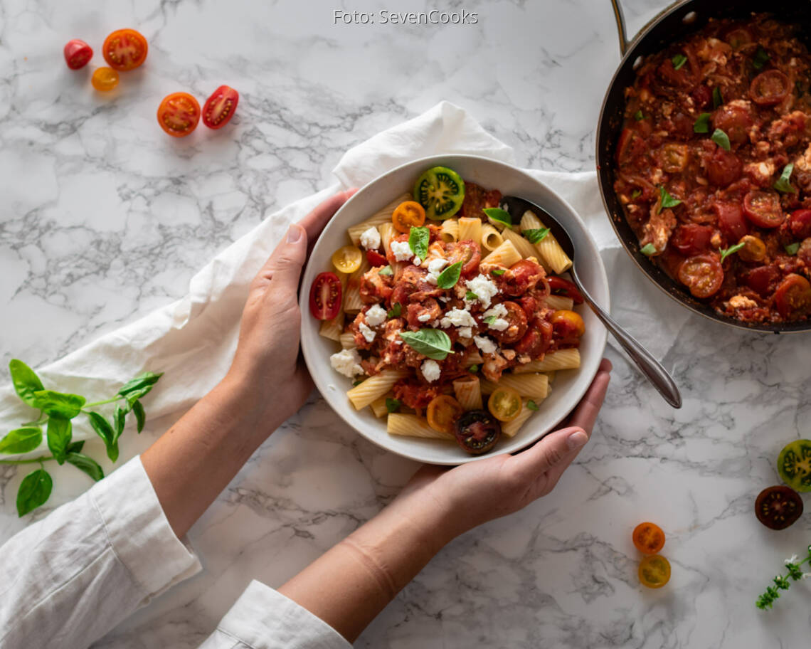 Vegetarisches Rezept: Tomaten-Feta-Family-Pasta 3