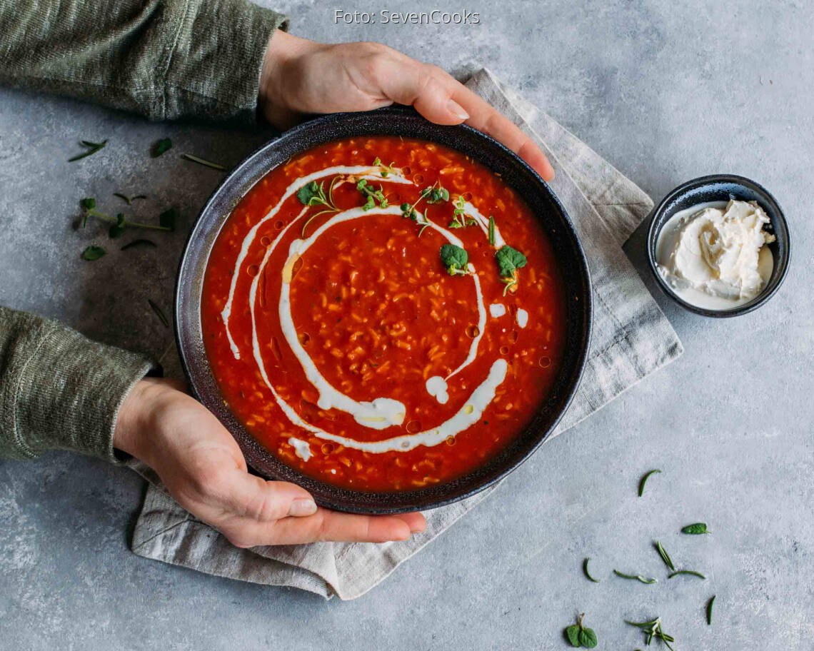 Vegetarisches Rezept: Tomatensuppe mit Reis 3