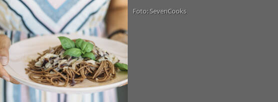 Rezeptbild für "Vollkornspaghetti mit Kohlrabi-Radicchio-Sauce"