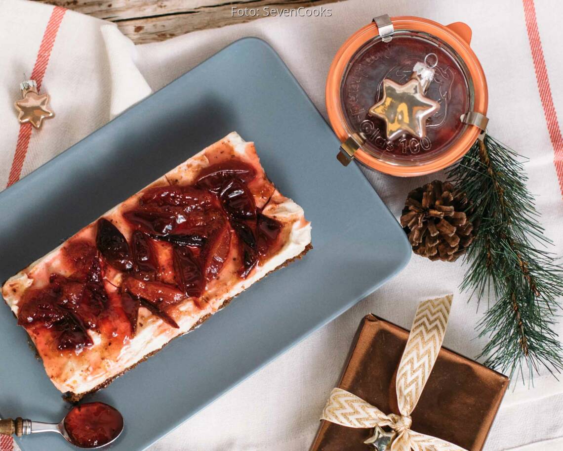 Vegetarisches Rezept: Weihnachtlicher Käsekuchen mit Zwetschgentopping 1