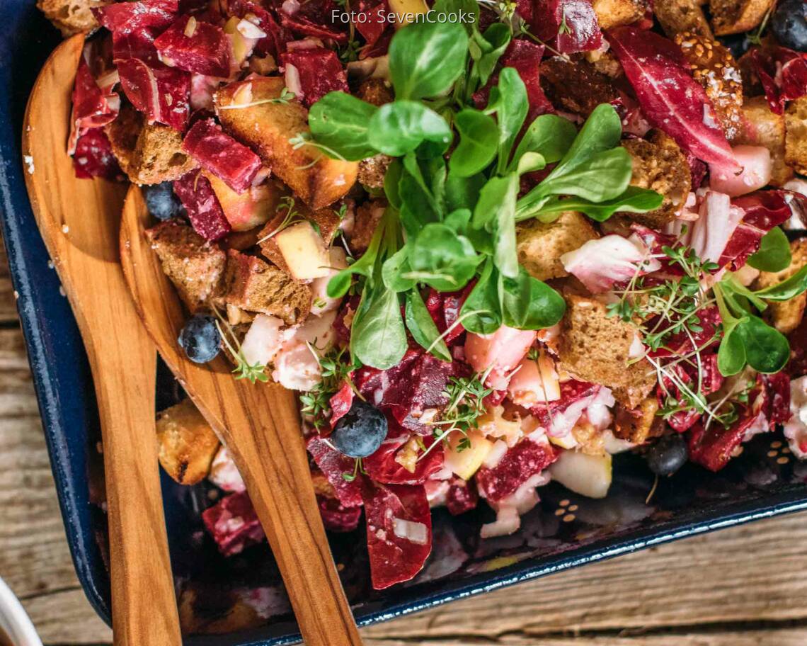 Vegetarisches Rezept: Winterlicher Brotsalat 3