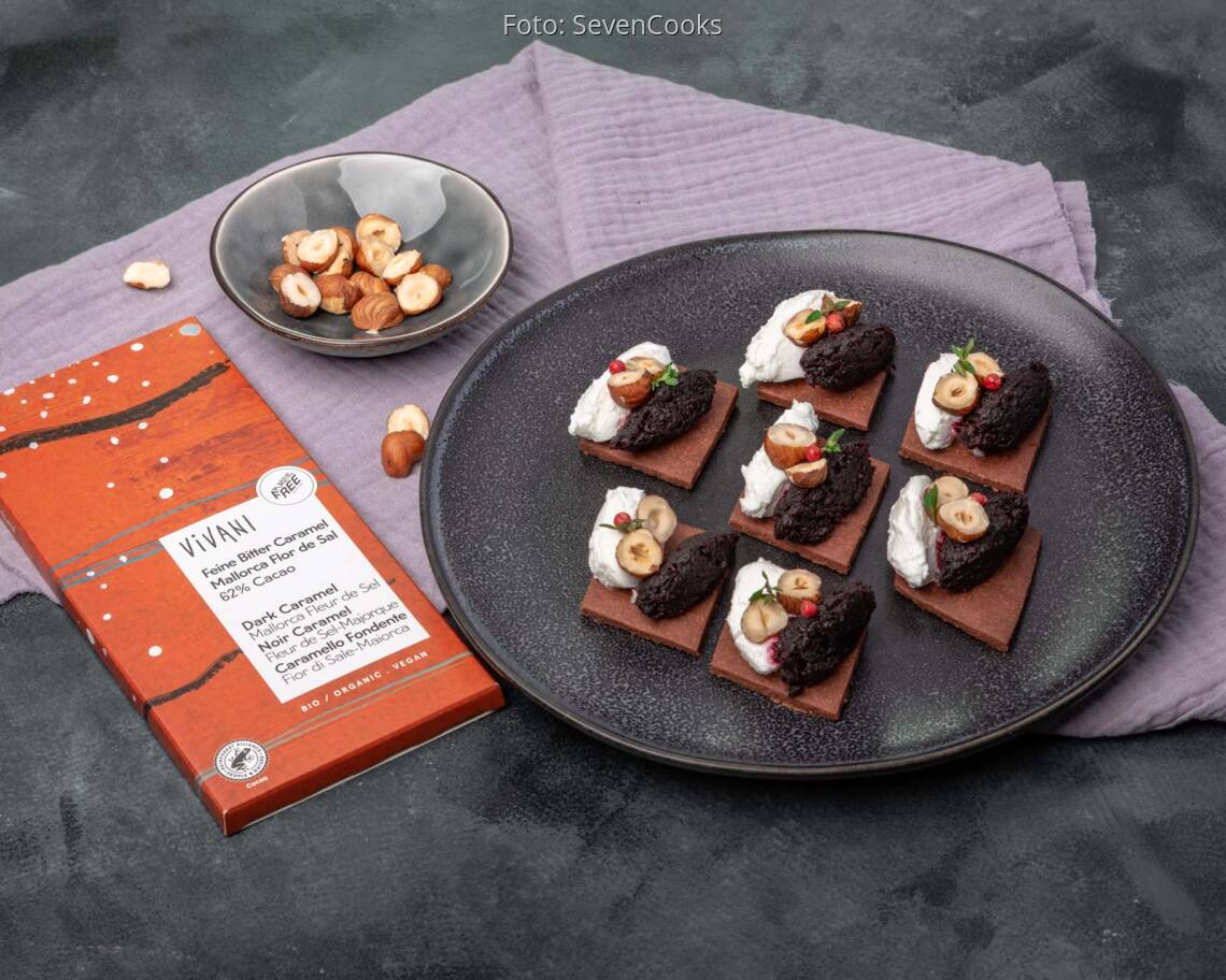 Vegetarisches Rezept: Zartbitter-Kekse mit Ziegenkäse und Rote-Bete-Püree 1