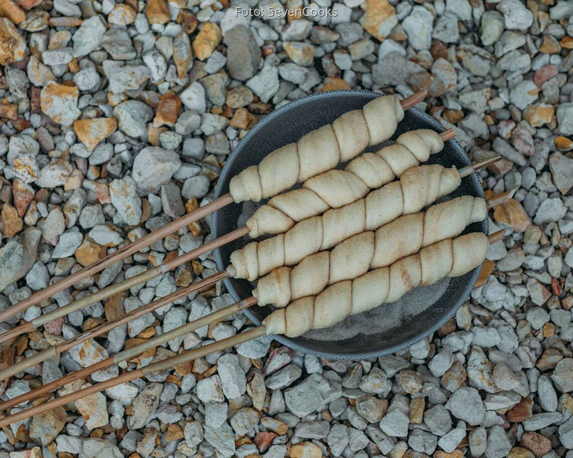 Vegetarisches Rezept: Zimtschnecken-Stockbrot