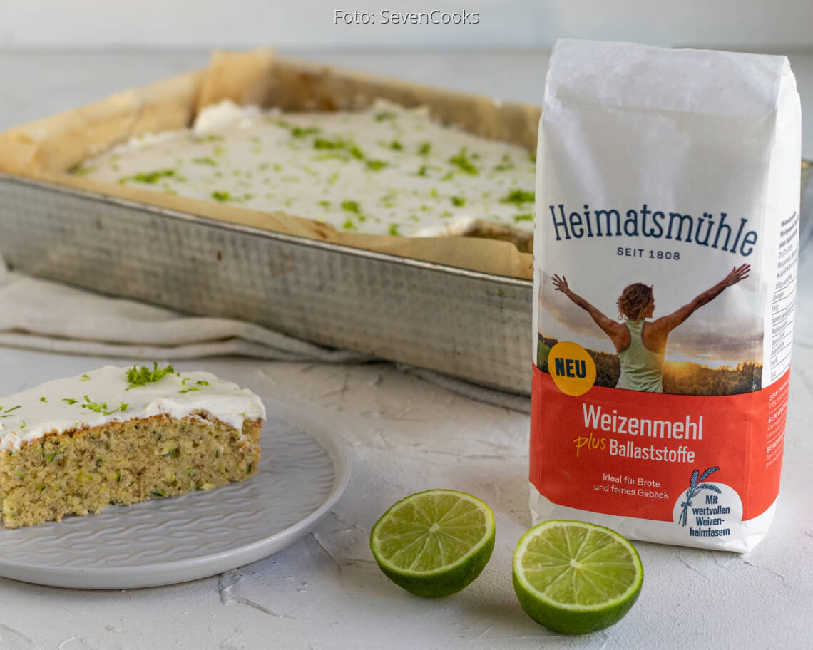 Vegetarisches Rezept: Zucchini-Blechkuchen mit Frischkäse-Frosting 1