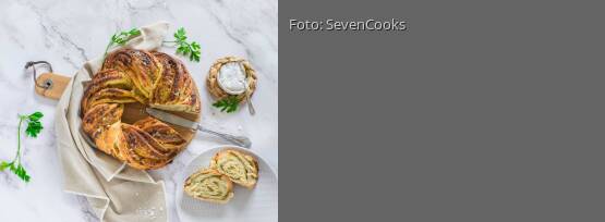 Rezeptbild für "Herzhafter Brioche-Kranz"