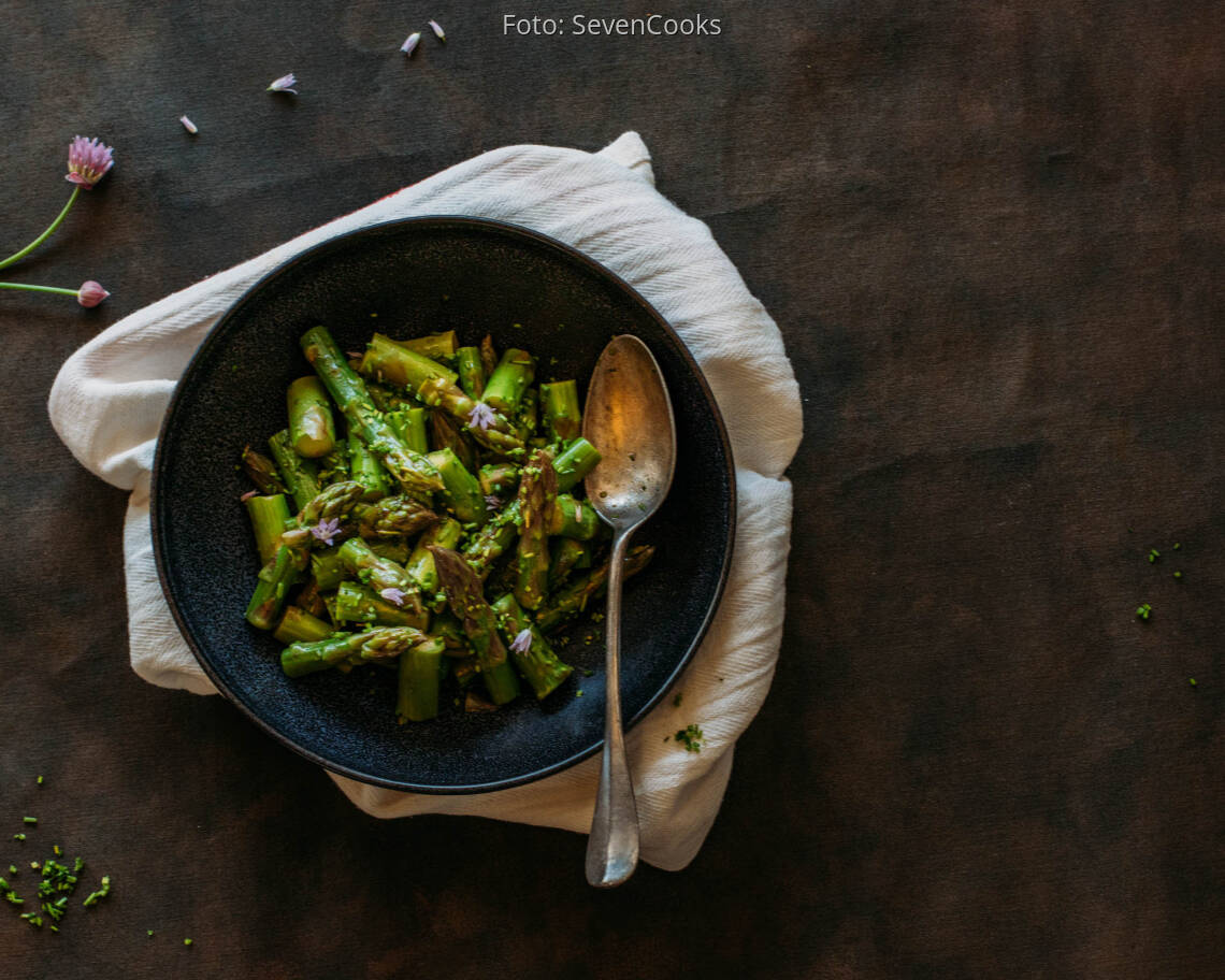 Vegetraisches Rezept: Spargelsalat