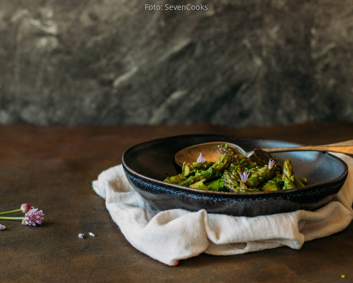 Vegetraisches Rezept: Spargelsalat